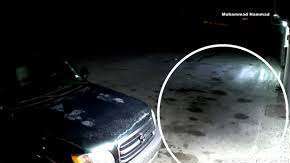 Mohammed es el dueño de un negocio en el que la cámara de videovigilancia capturó unas extrañas sombras.