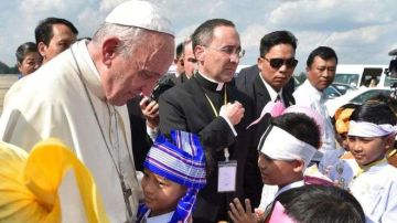 La visita del líder de la Iglesia católica a Birmania está marcada por la sensibilidad en torno a la situación de los rohingyas.