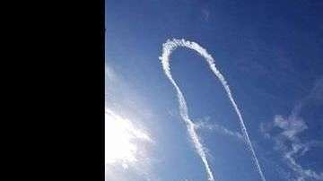 Un dibujo de un pene gigante aparece en el cielo de Washington.
