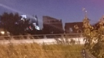 Un vagabundo ayudó a una mujer que se quedó sin gasolina, la mujer prometió ayudarle.