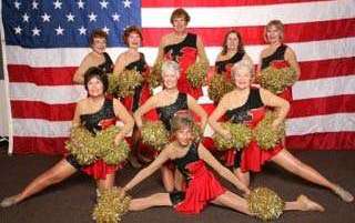 Grupo de animadoras mayores (más de 55 años), con base en Arizona.