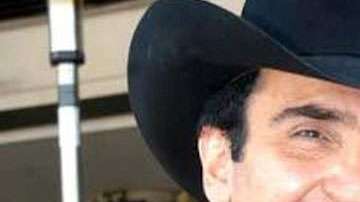 Vicente Fernández Jr. entró a la política.