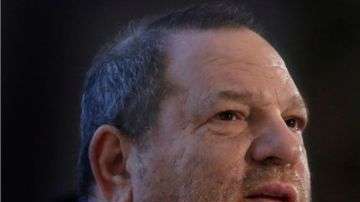 Más de 50 mujeres han acusado a Weinstein de una serie de actos que van desde la violación hasta el acoso sexual.