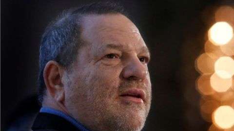 Más de 50 mujeres han acusado a Weinstein de una serie de actos que van desde la violación hasta el acoso sexual.