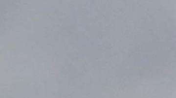 Policías hondureños se enfrentan con manifestantes hoy, viernes 15 de diciembre de 2017, en Tegucigalpa (Honduras).