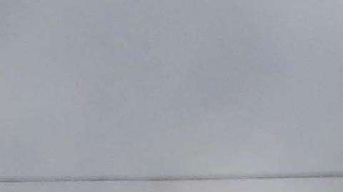 Policías hondureños se enfrentan con manifestantes hoy, viernes 15 de diciembre de 2017, en Tegucigalpa (Honduras).