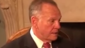 A pesar de las acusaciones de acoso sexual de menores Donald Trump apoya públicamente a Moore