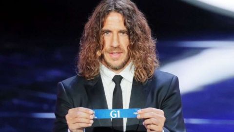 El exfutbolista español Carles Puyol durante el sorteo del Mundial de Rusia 2018 en el Palacio del Kremlin de Moscú. (Foto: EFE/Yuri Kochetkov)