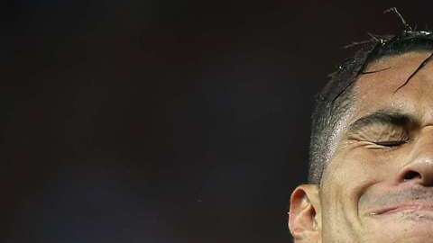 El delantero peruano Paolo Guerrero fue suspendido un año por la FIFA
