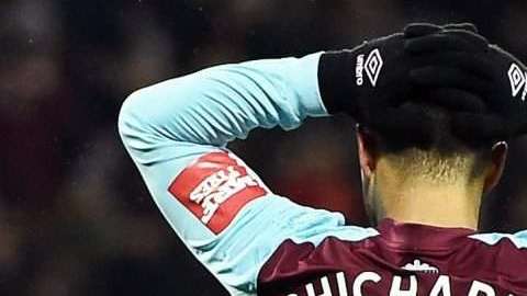 El jugador mexicano del West Ham Javier Hernández tiene un mal cierre de 2017. (Foto: EFE/Will Oliver)