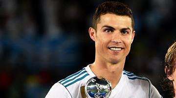 Cristiano Ronaldo, Luka Modric y Jonathan Urretaviscaya presumen sus galardones