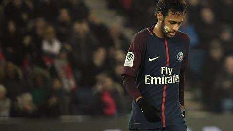 A Neymar le salió un forúnculo en el rostro