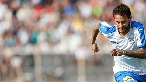 Neymar hizo un golazo en un partido a beneficio