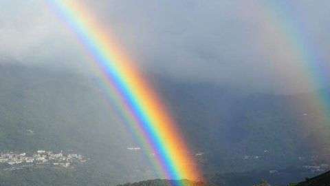 Usualmente, los arcoíris duran un máximo de una hora.