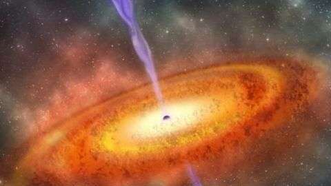 La luz detectada en torno al agujero negro inició su viaje hacia la Tierra hace 13.000 millones de años.