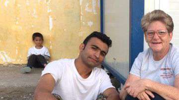 Lisa dice que antes de llegar a Grecia no tenía conciencia de la magnitud de la crisis de los refugiados.