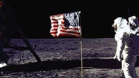 El hombre llegó por primera vez a la Luna en 1969.