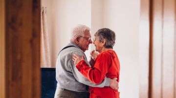 Con nuevos medicamentos, dicen los expertos, no se busca vivir más años, sino hacer que los años de la vejez sean más placenteros.