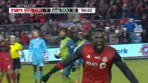 Jozy Altidore anotó el primer gol del triunfo de Toronto FC