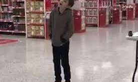 Calum Courtney, de diez año, tiene autismo de alto funcionamiento.