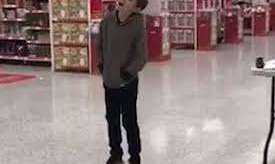 Calum Courtney, de diez año, tiene autismo de alto funcionamiento.