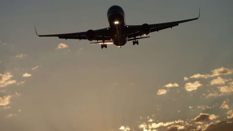 Un pasajero causó un largo regreso a Tokio.