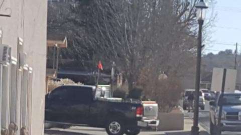 El tiroteo ocurrió en Aztec High School.