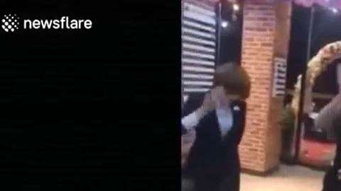 Los estilistas se golpearon fuertemente y en varias ocasiones el rostro.