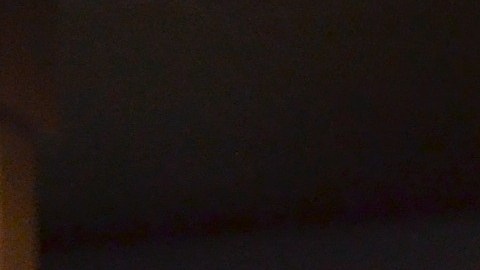 Jesús Íñiguez es, junto a Mayra Hernández, el dueño de Back of the Yards Coffeehouse and Roastery en el Barrio de Las Empacadoras. (Belhú Sanabria/La Raza)