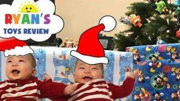 Mientras el niño descubre nuevos juguetes cada semana, sus padres reciben millones de dólares en un negocio redondo