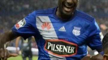Emelec le pegó 4-2 a Delfín en la ida de la final del fútbol de Ecuador.