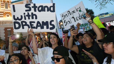 Grupos pro Dream están realizando una intensa ofensiva para presionar al liderazgo republicano a que se incluya la ley en el plan de gastos del gobierno antes de fin de año. (archivo)