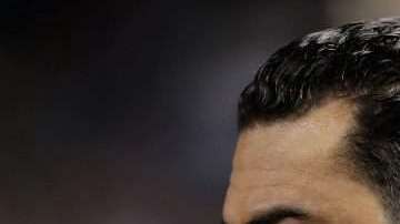 Adrián Gonz��lez pasó mucho tiempo de la pasada temporada mirando desde el banquillo de los Dodgers.