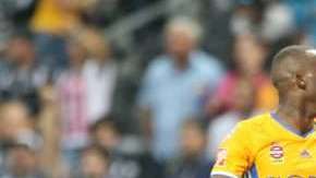 Jugadores de Tigres y Monterrey durante un partido de la Liga MX, (Foto: Imago7)