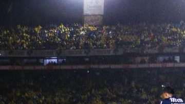 Nahuel Guzman de Tigres se lamenta de su error ante Monterrey en la Final del Apertura 2017 de la Liga MX. (Foto: Imago7)