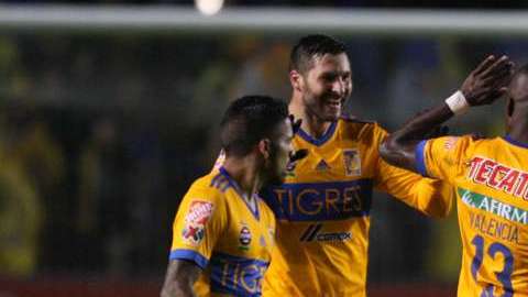 Enner Valencia consiguió el gol del empate por la vía del penal