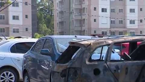 El incendio en el estadio de Gremio consumió 14 automóviles