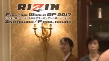 La japonesa Shinobu Kandori se retiró de lugar como protesta