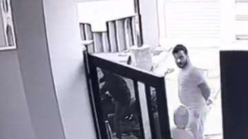 La vivienda ubica en la ciudad de Morbi, India.