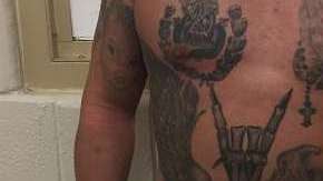 Algunos de los miembros detenidos recientemente en Long Island tienen tatuada "La Garra".