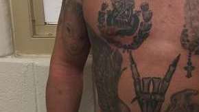 Algunos de los miembros detenidos recientemente en Long Island tienen tatuada "La Garra".