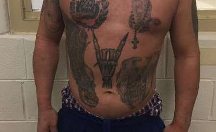 Algunos de los miembros detenidos recientemente en Long Island tienen tatuada "La Garra".