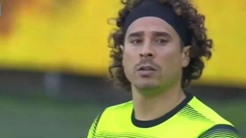 Guillermo Ochoa en el Standard de Lieja.