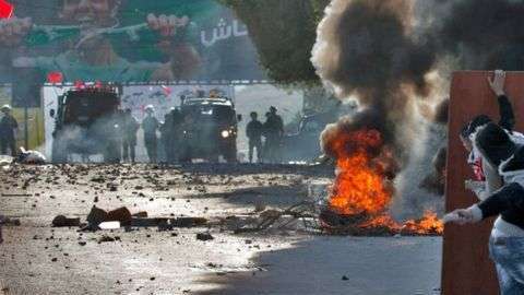 Manifestantes palestinos y fuerzas israelíes se enfrentaron en varias ciudades de Cisjordania y Gaza.