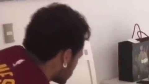 Neymar le hizo una broma pesada a un amigo