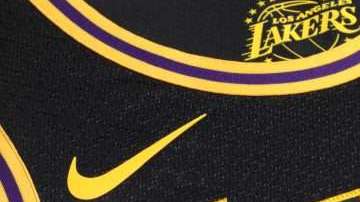 El uniforme de los Lakers de Los Angeles es simplemente impresionante.