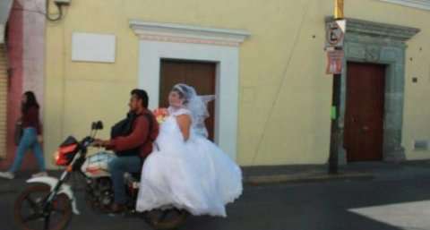 En el amor todo se vale y esta imagen lo dice todo. /Twitter