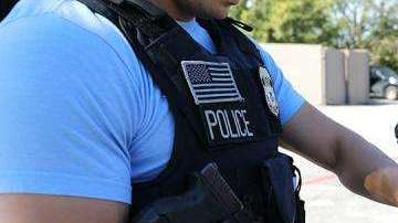 Denuncian que miles de inmigrantes están por error en esta lista de pandilleros que los deja a merced de ICE