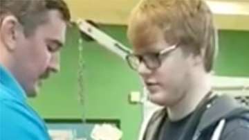 Connor Lewis se demuestra a sí mismo que puede superar los obstáculos de su enfermedad.