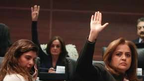 Senadores mexicanos aprueban en comisiones polémica ley. Twitter